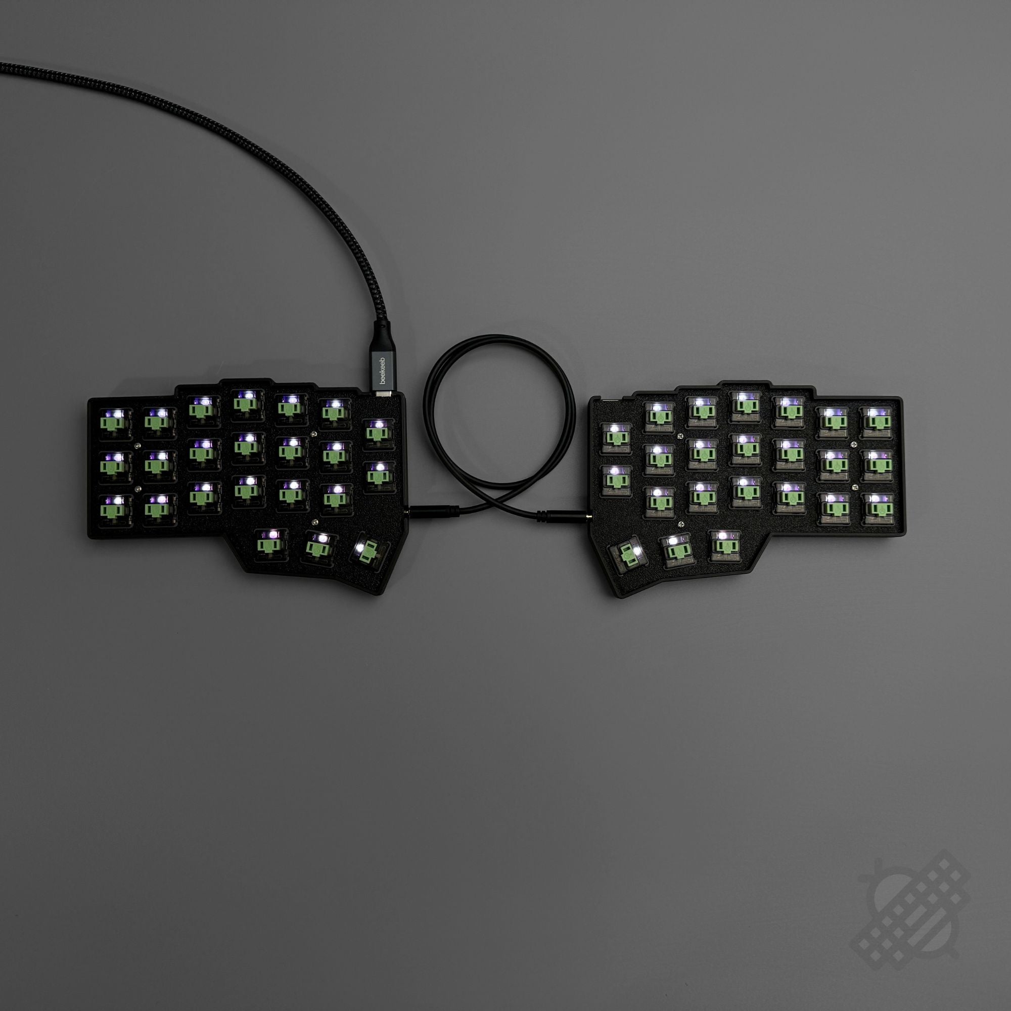 Pre-soldered Corne v4 Choc v1 Low Profile Split Wired Keyboard - Thumbnail 2