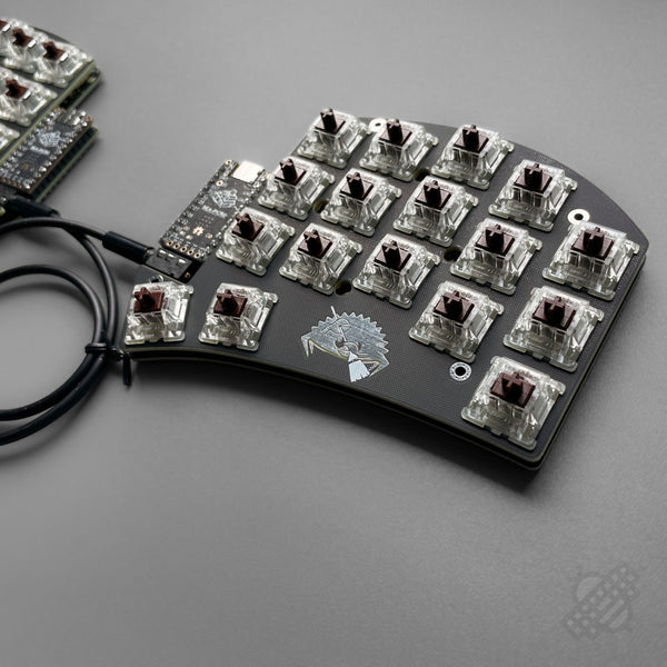 Pre-soldered Wired Sweep Hotswap (Bling MX) Split Keyboard