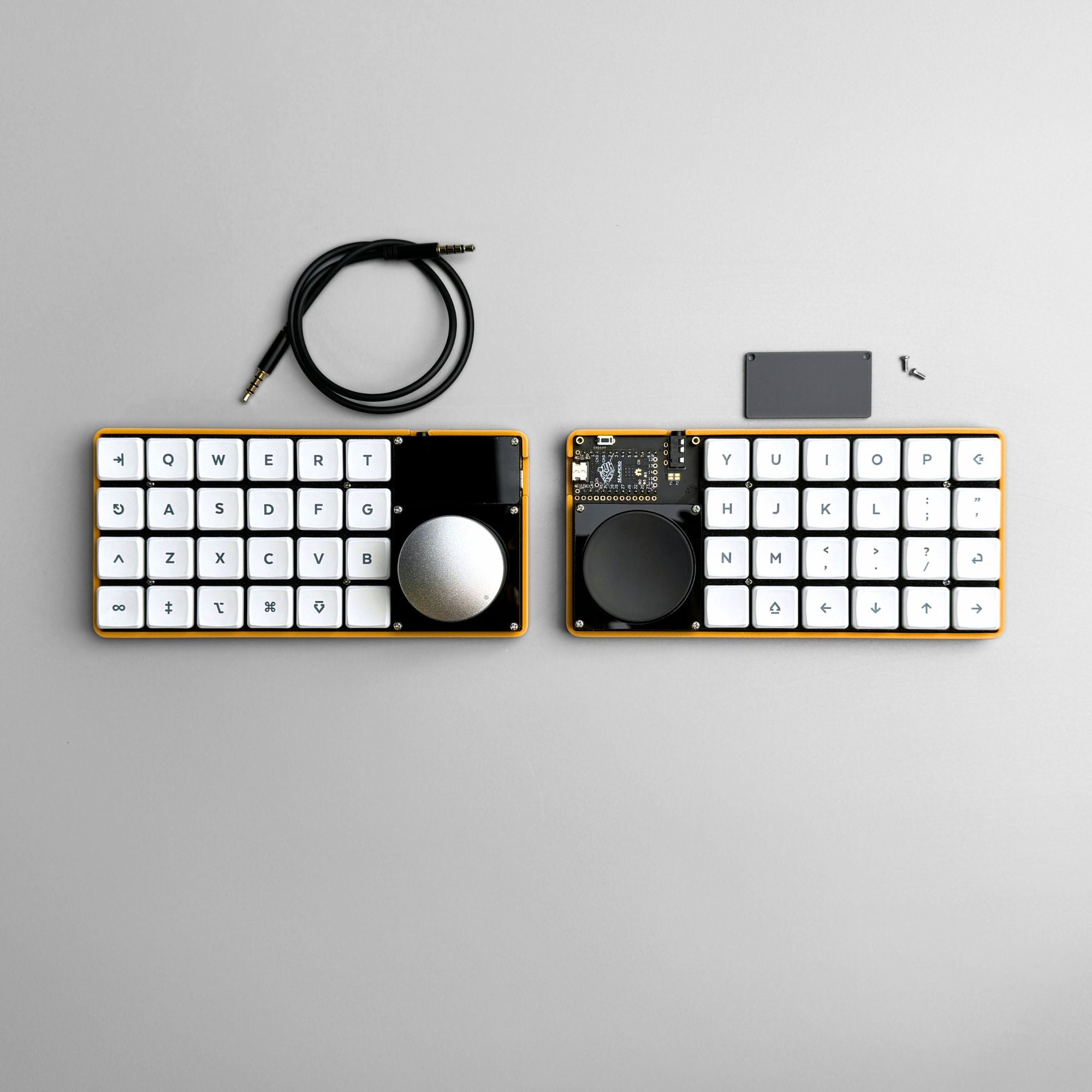 Pre-soldered Blank Split Keyboard with Trackpad & Rotary – beekeeb