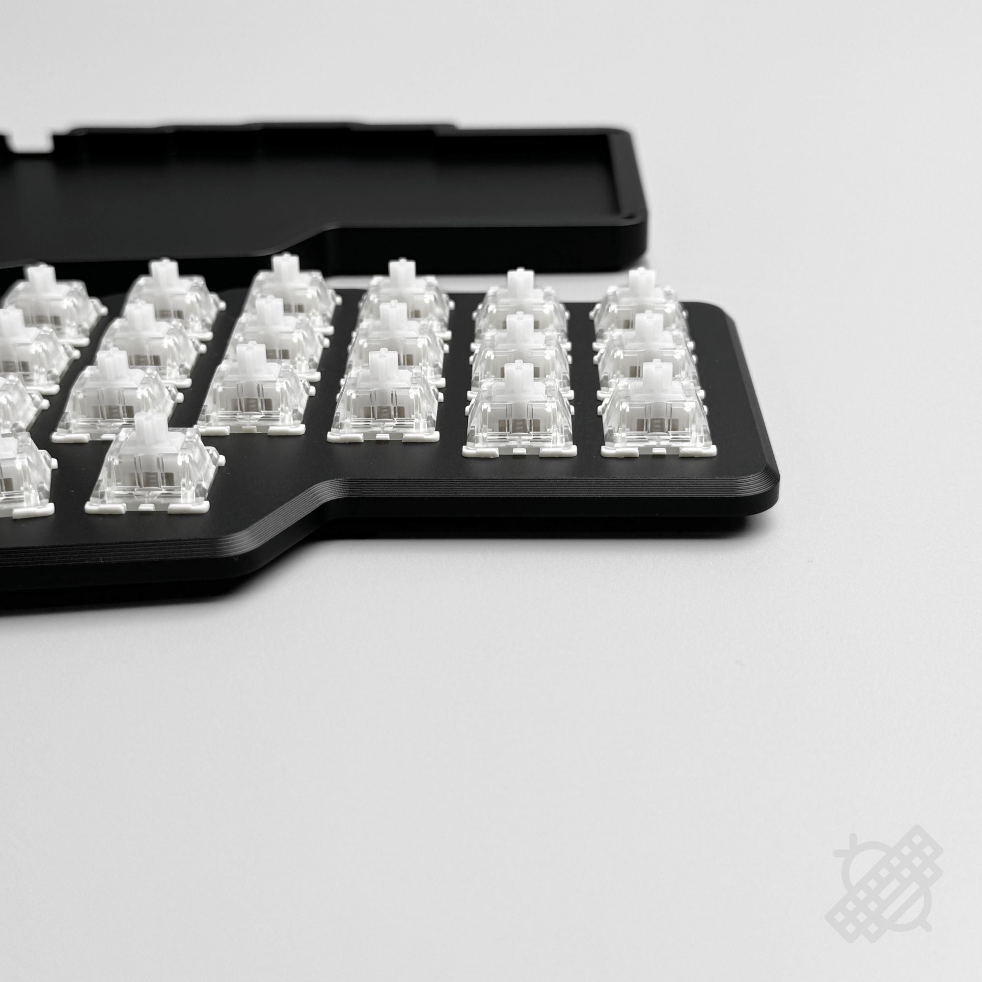 Corne v4.1 MX Split Keyboard with Aluminium 2-way Tenting Case - Thumbnail 5