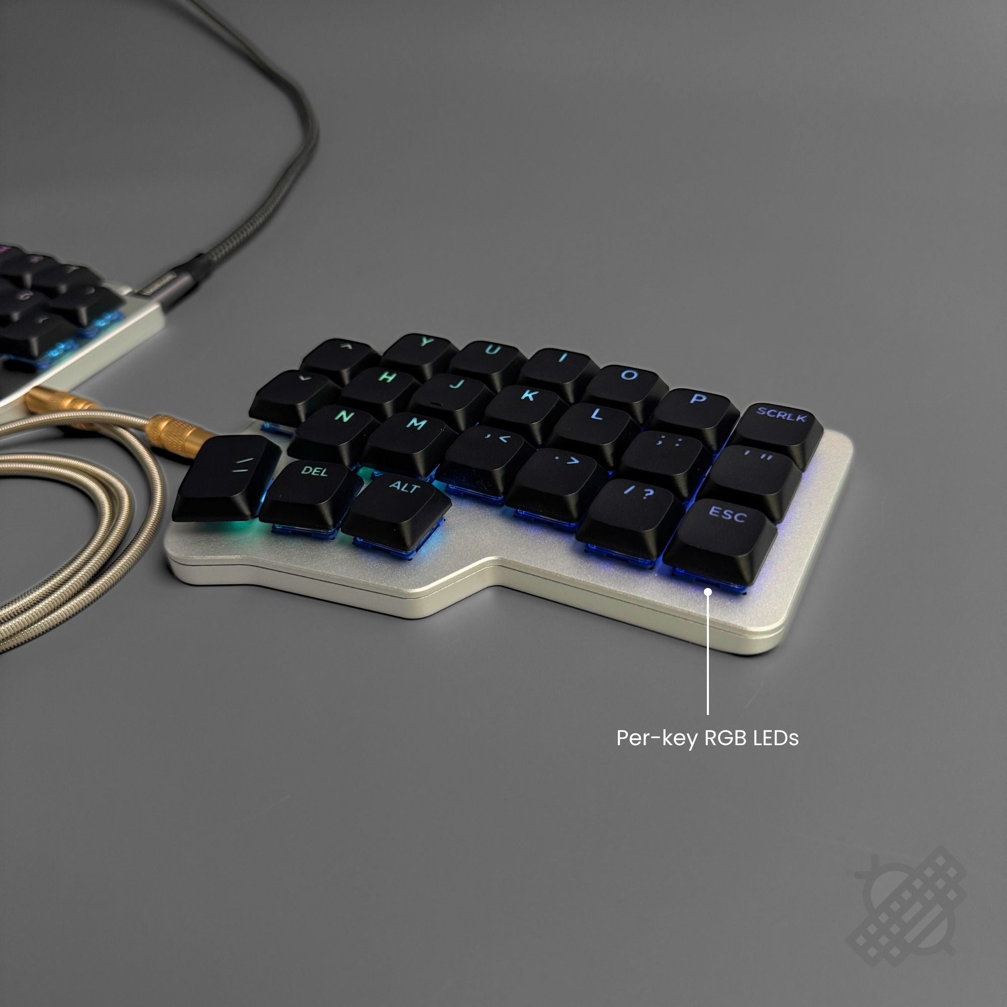 Pre-soldered Corne v4 Choc v2 with Aluminum 2-way Case Wired Split