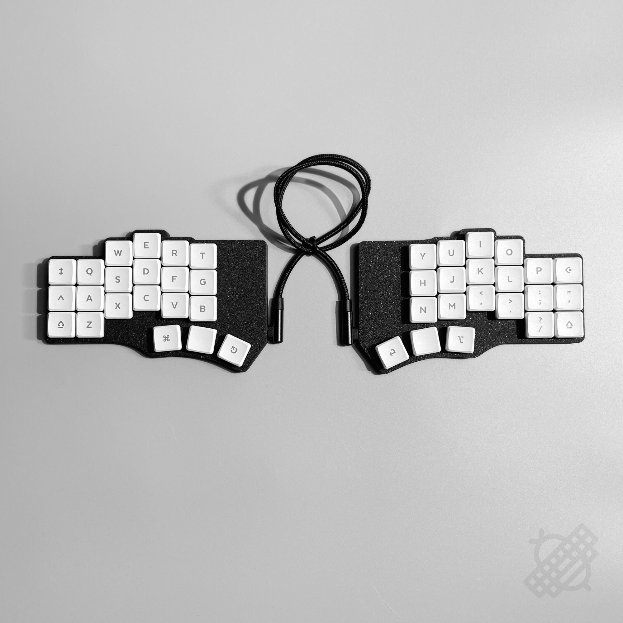 Pre-soldered Piantor Pro 42 Keys RP2040 Low Profile Choc Split Keyboard - Thumbnail 4