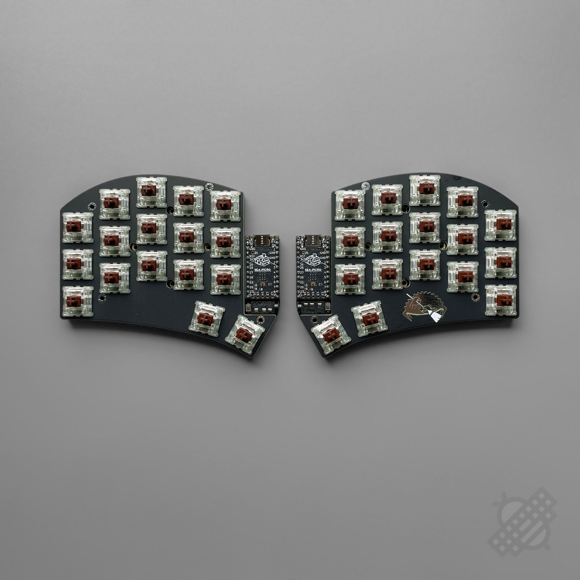 Pre-soldered Wired Sweep Hotswap Bling MX Split Keyboard - Thumbnail 3