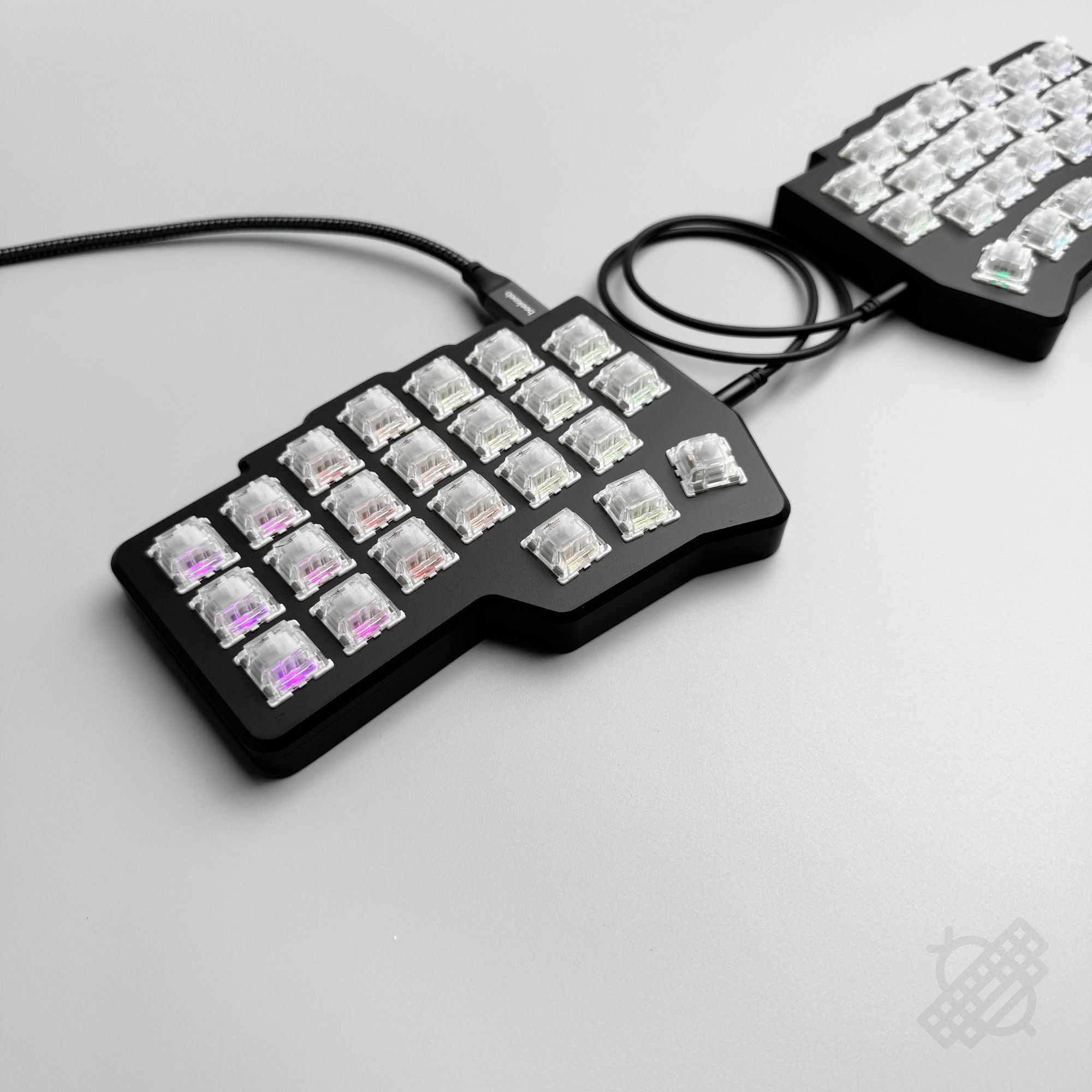 Corne v4.1 MX Split Keyboard with Aluminium 2-way Tenting Case