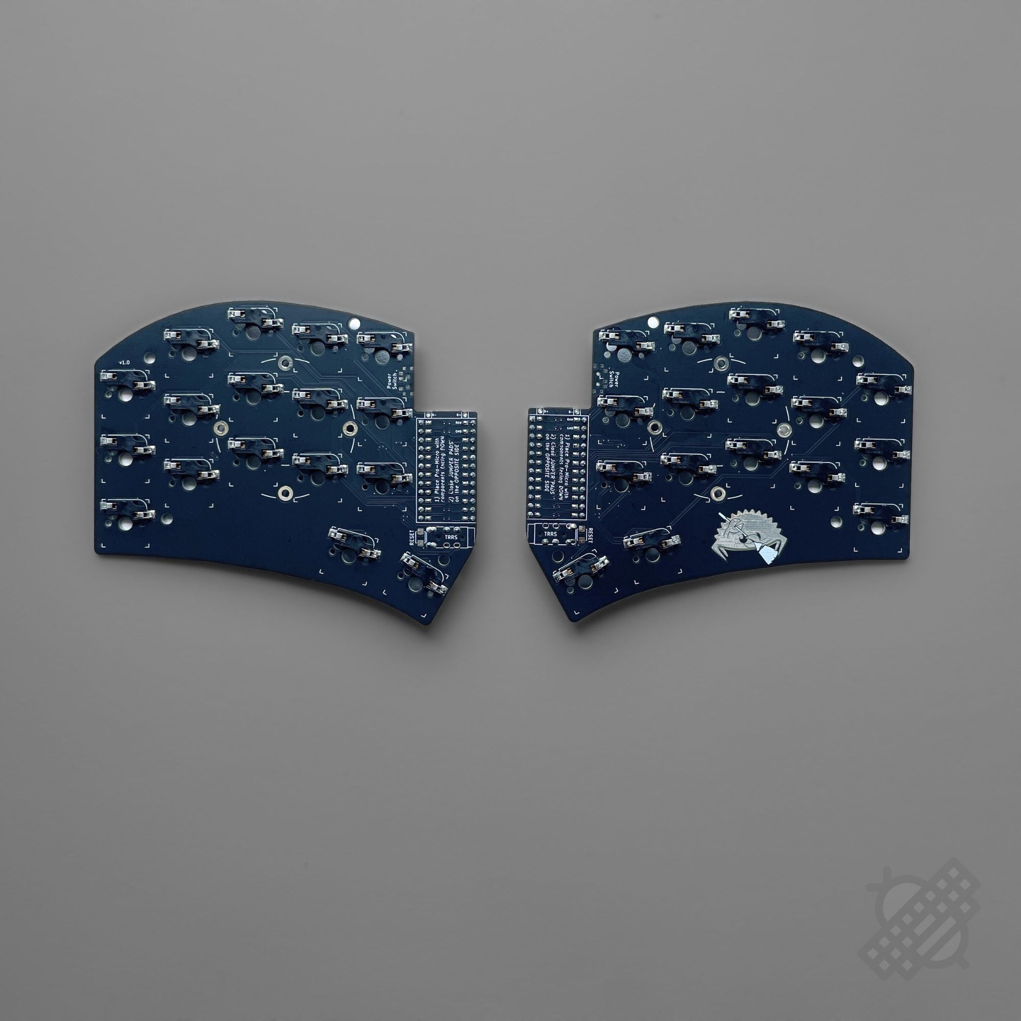 Pre-soldered Wired Sweep Hotswap Bling MX Split Keyboard - Thumbnail 4