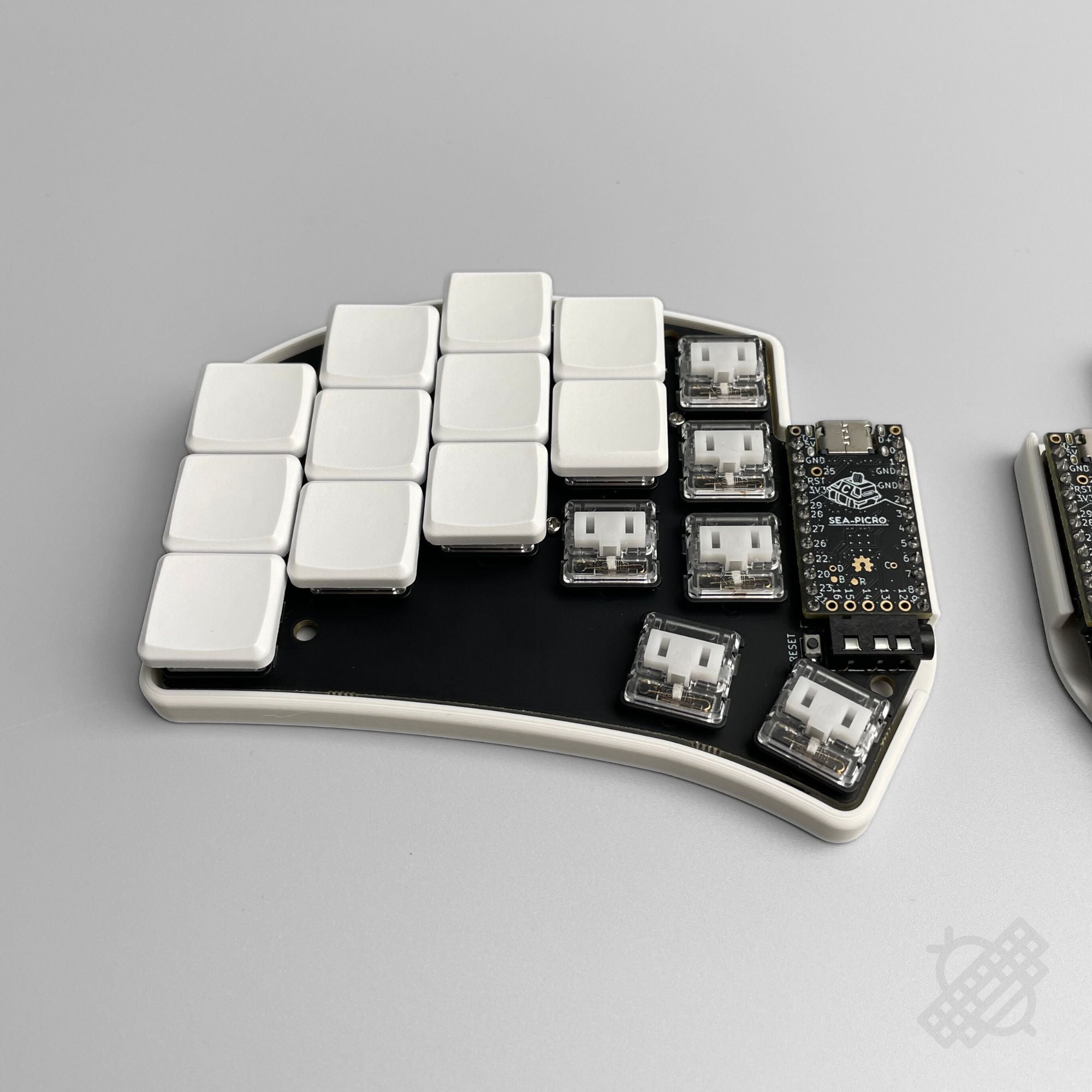 beekeeb Sweep Choc Split Keyboard
