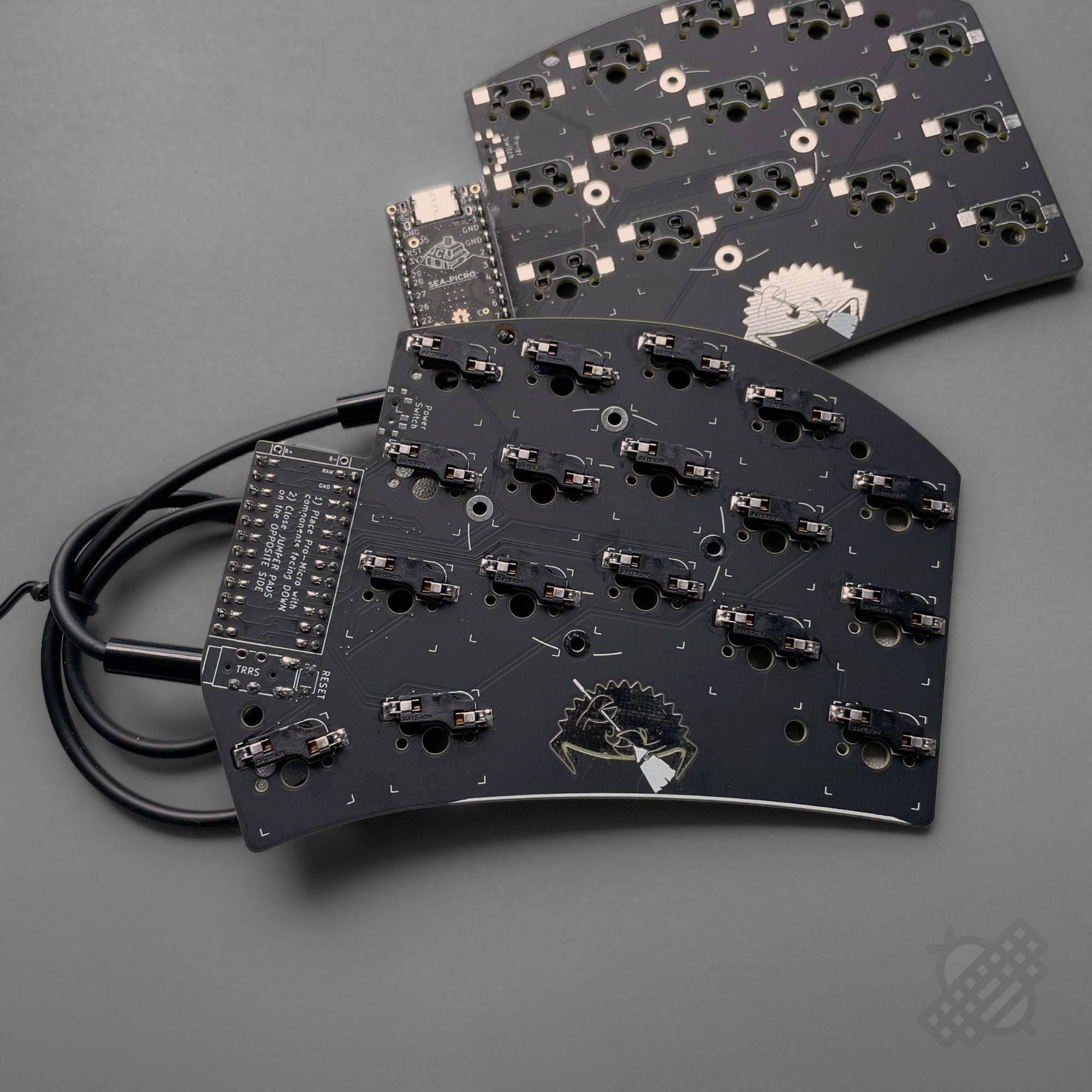 Pre-soldered Wired Sweep Hotswap Bling MX Split Keyboard