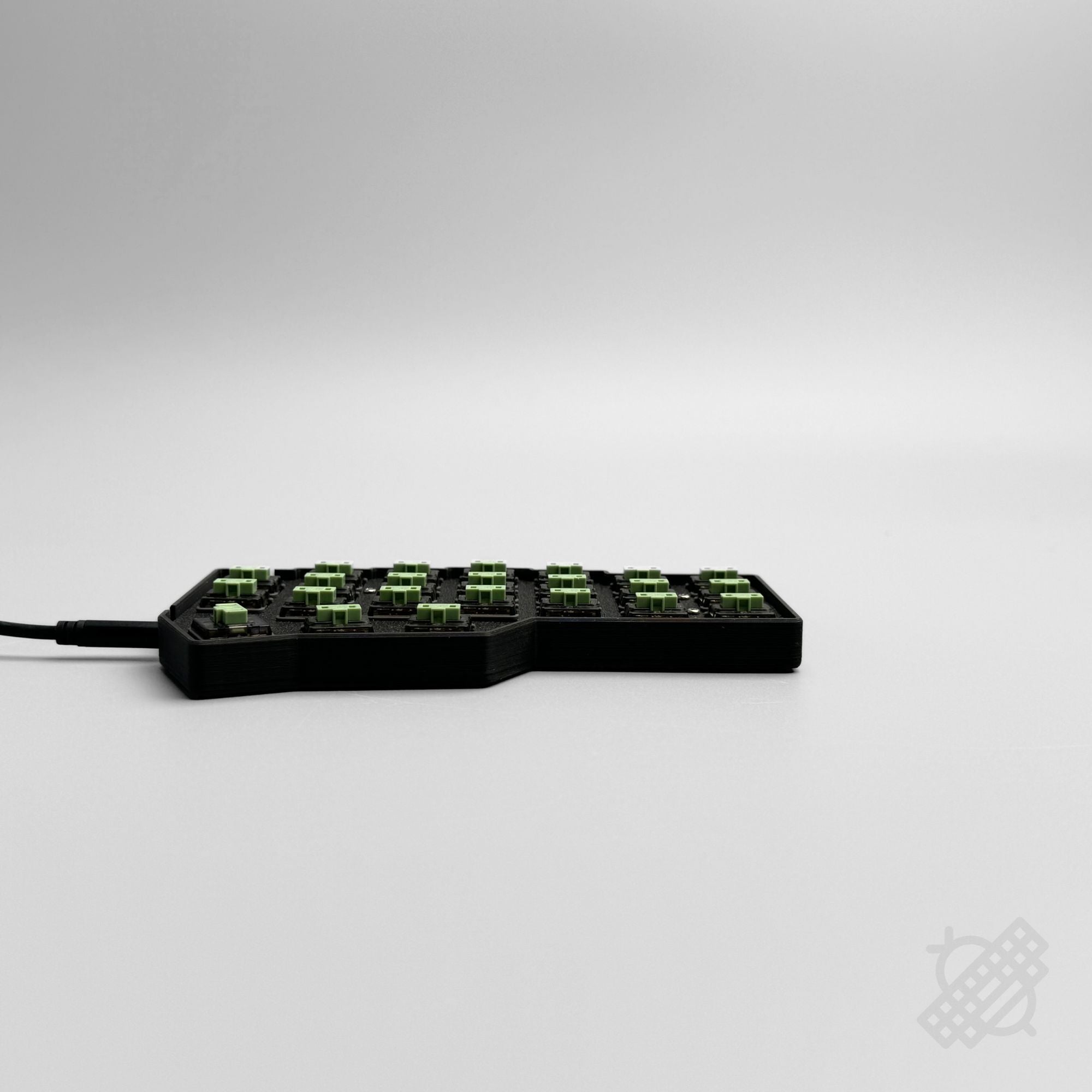 Pre-soldered Corne v4 Choc v1 Low Profile Split Wired Keyboard - Thumbnail 4