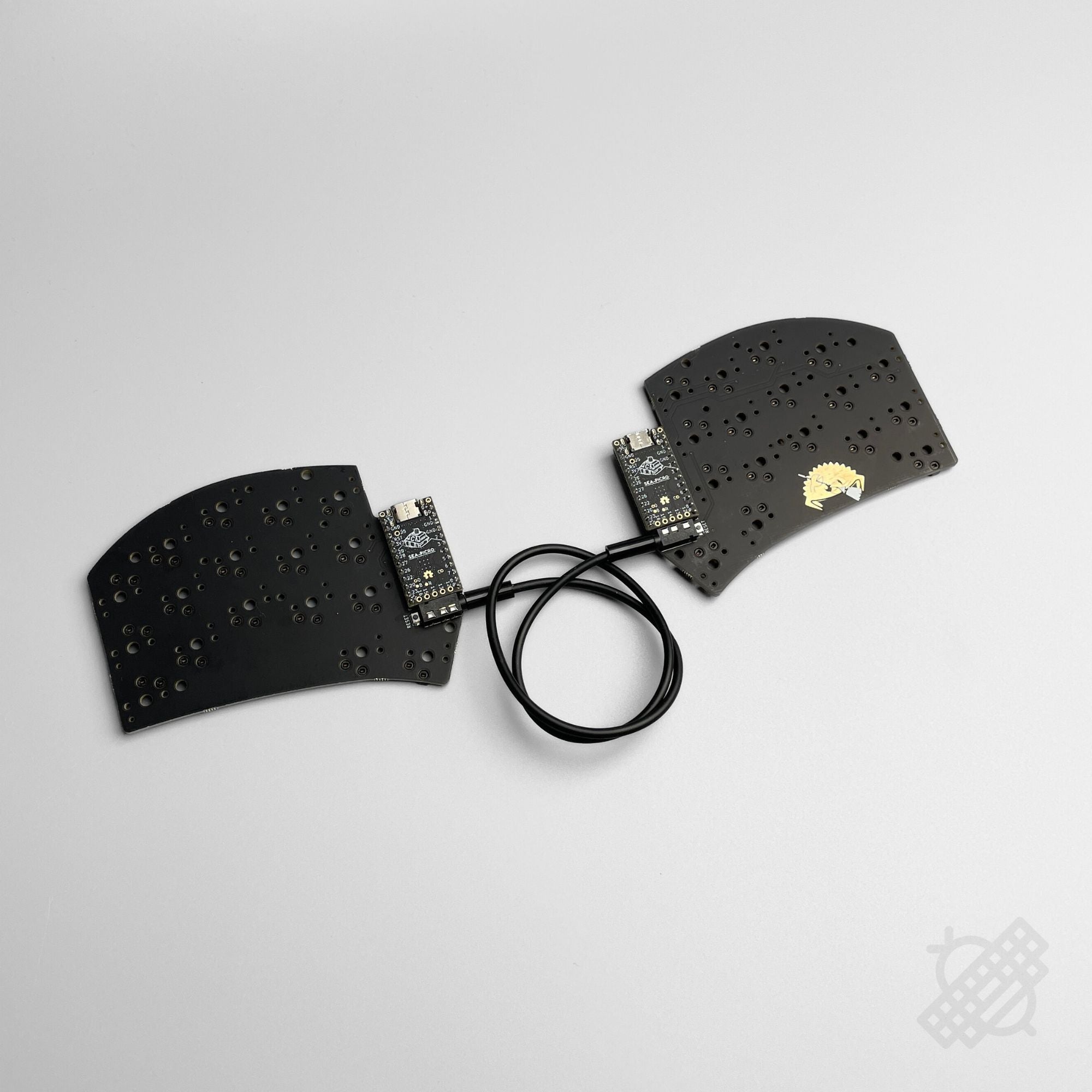 Pre-soldered Sweep Choc Hotswap Low Profile Split Keyboard – beekeeb