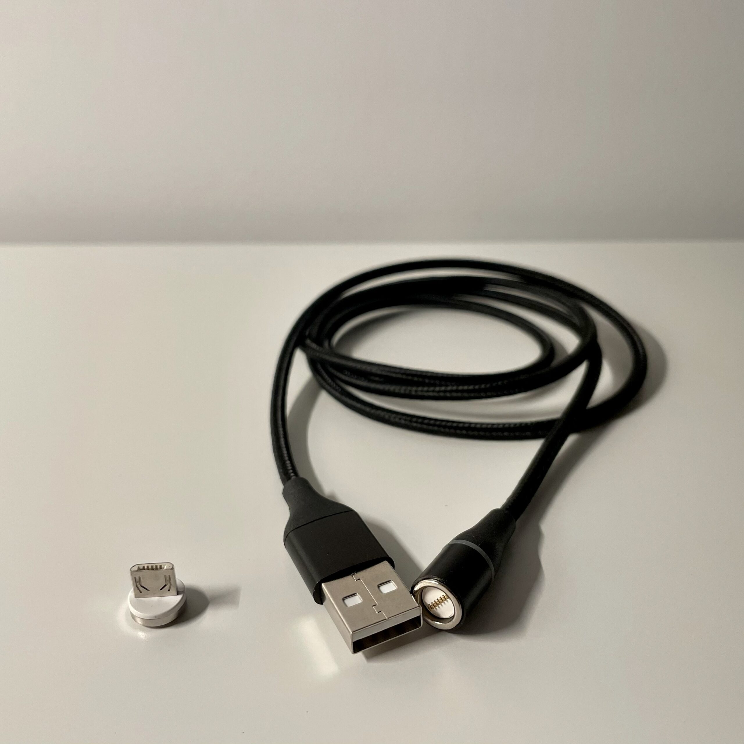Magnetic USB Cable: A-male to Micro-B Data Cable for the Fragile Pro Micro (1m)